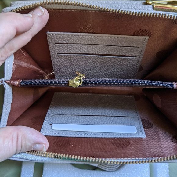 Phone Crossbody Leather Wallet - Picture 4 of 12